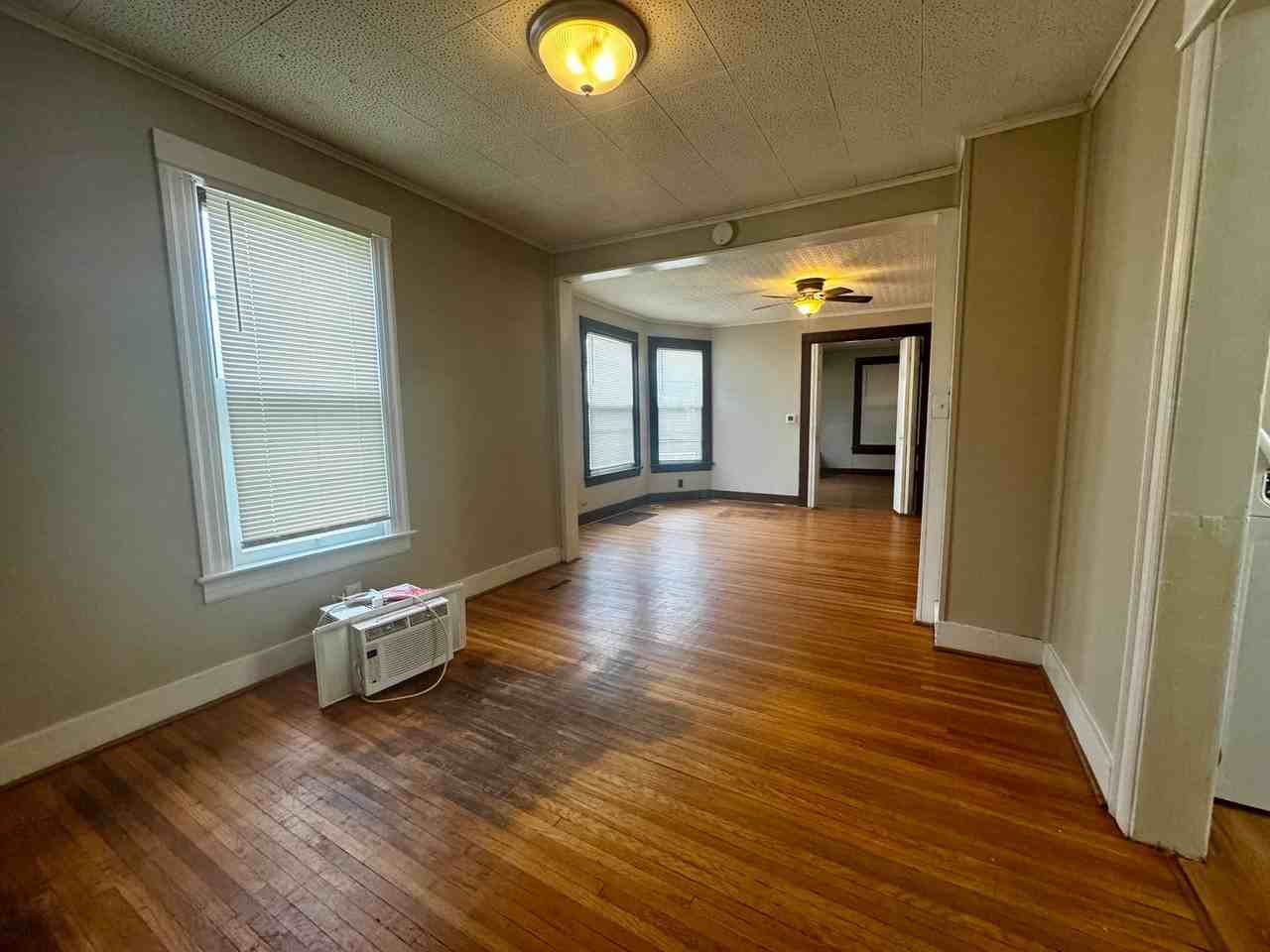 237 West Ave - Photo 2 of 7