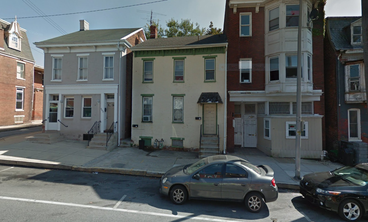 660 E Market Street - Photo 2 of 9