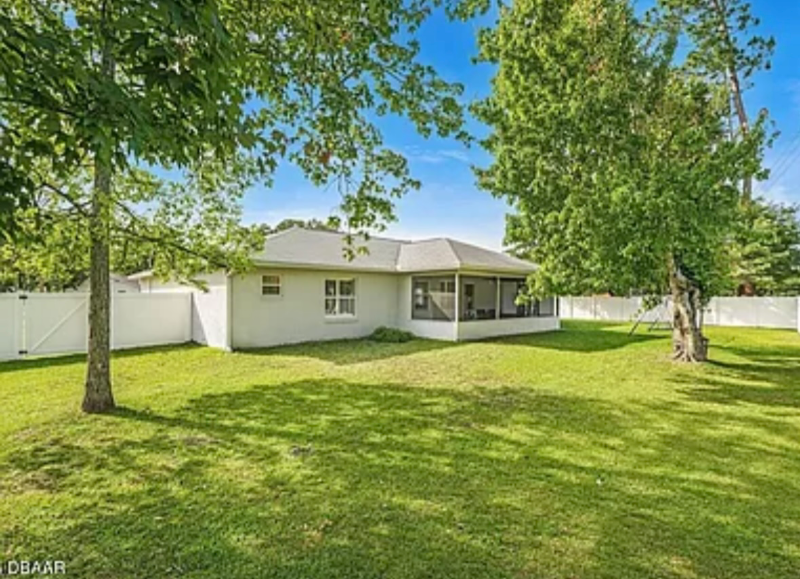 20 Emerson Dr - Photo 2 of 13