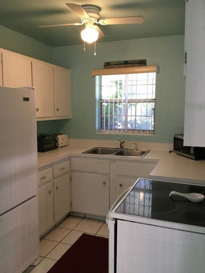 3521 Flagler Ave - Photo 6 of 18