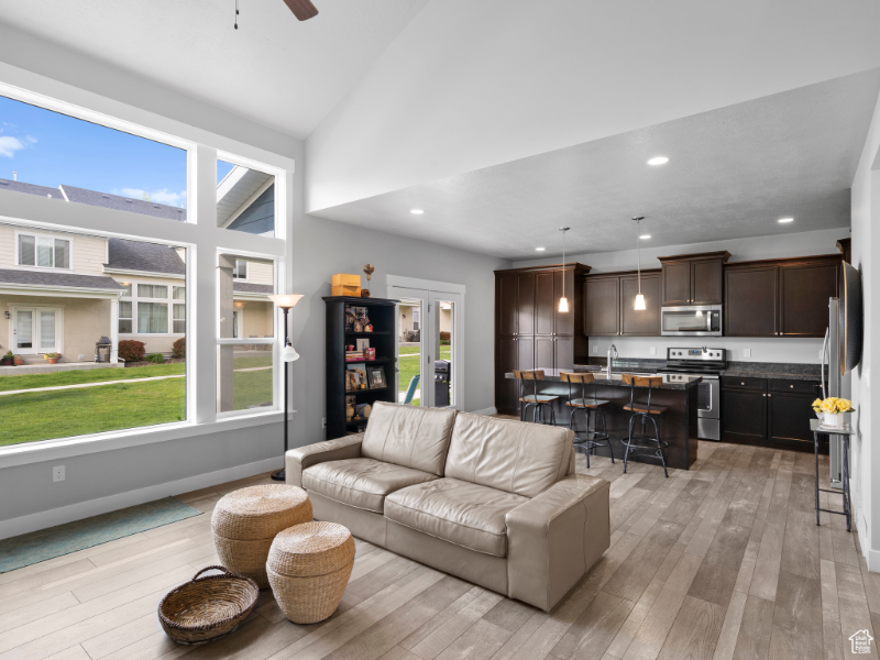 797 East Newfield Drive - Photo 3 of 19