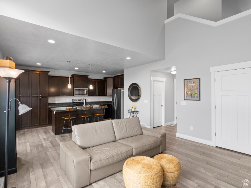 797 East Newfield Drive - Photo 4 of 19