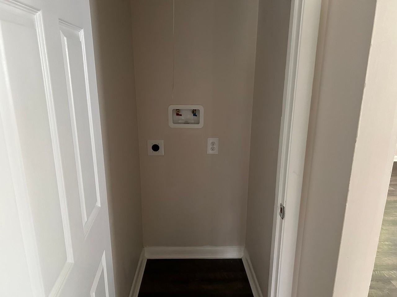 1220 Lincoln St - Photo 7 of 10