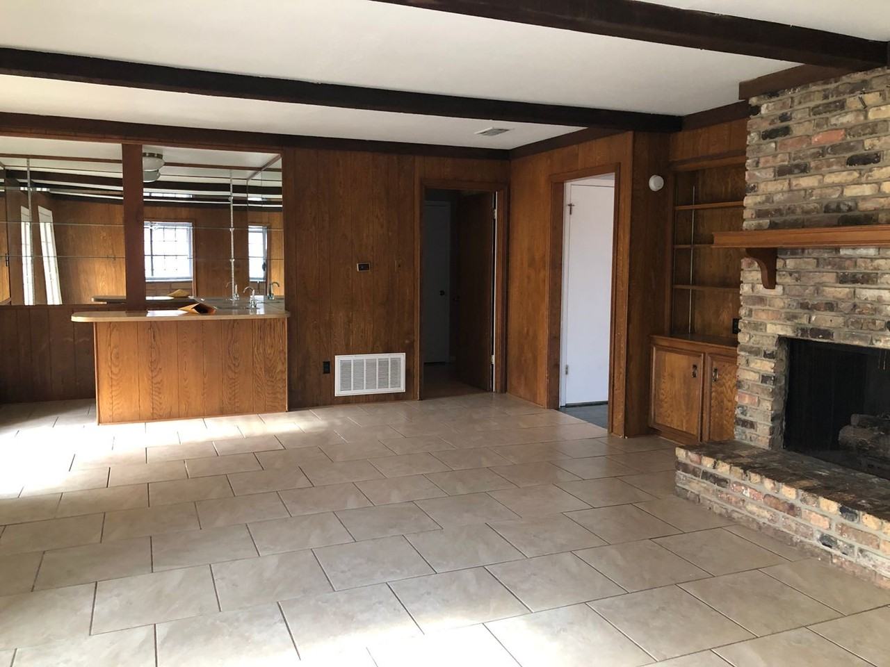 10114 Village Green Dr - Photo 7 of 21