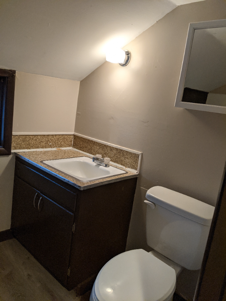 112 W 3rd ST N - Photo 2 of 11