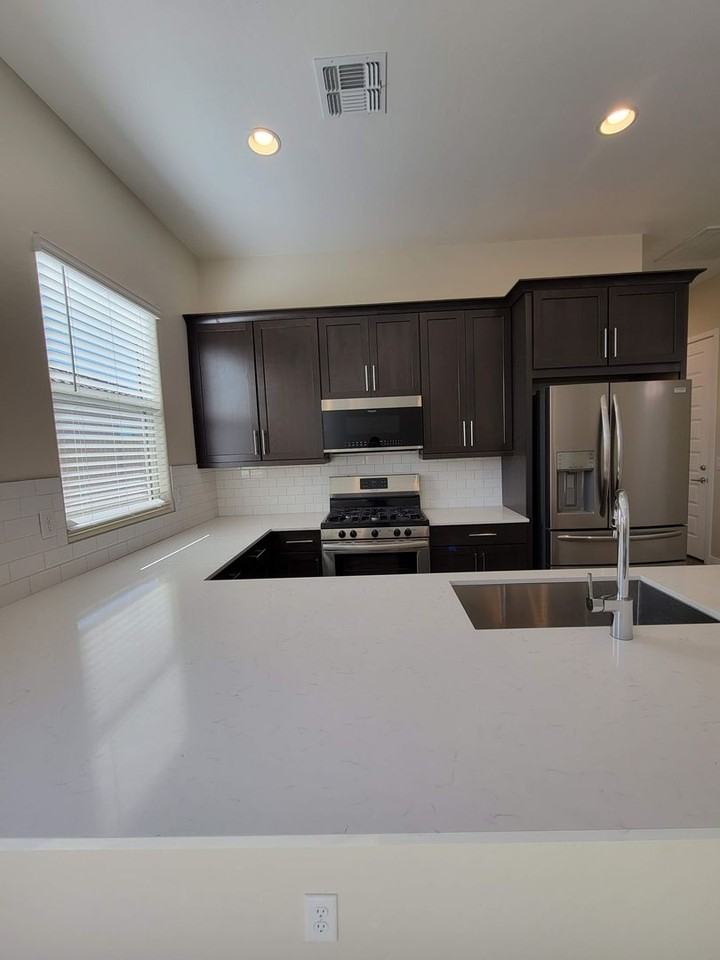 2333 E Kelly Dr - Photo 7 of 25