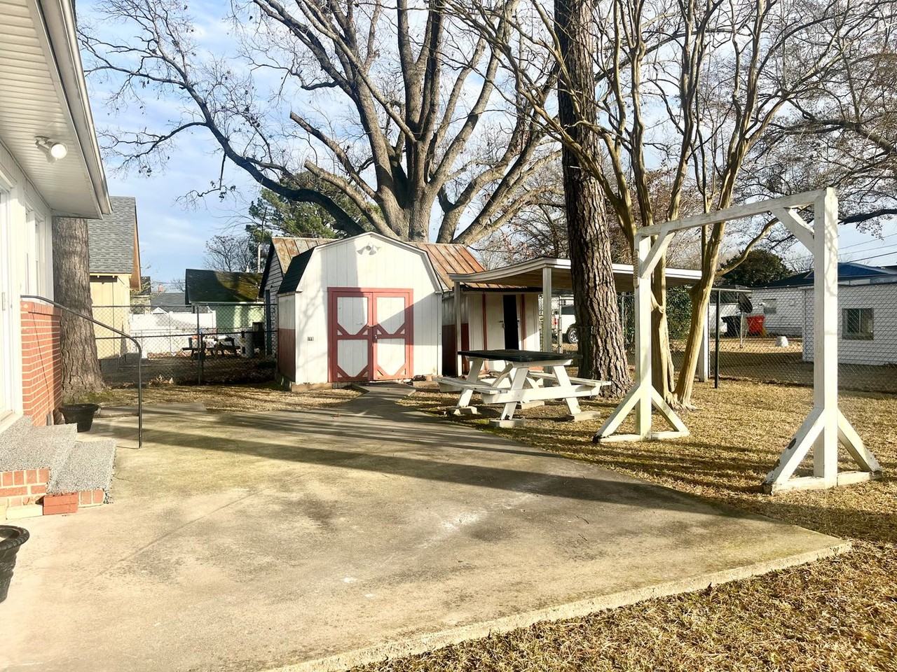 509 Magnolia St - Photo 3 of 13