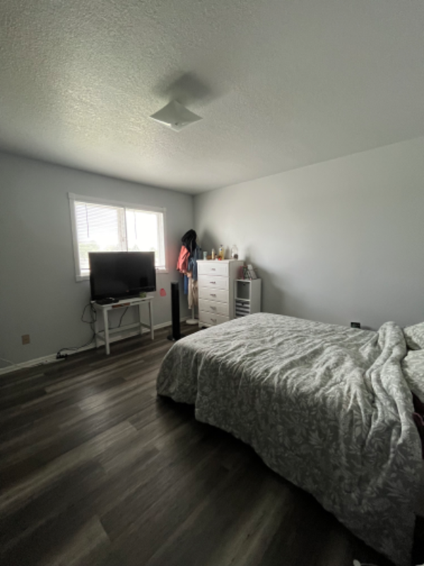406 1/2 E Plainview Ave - Photo 3 of 5