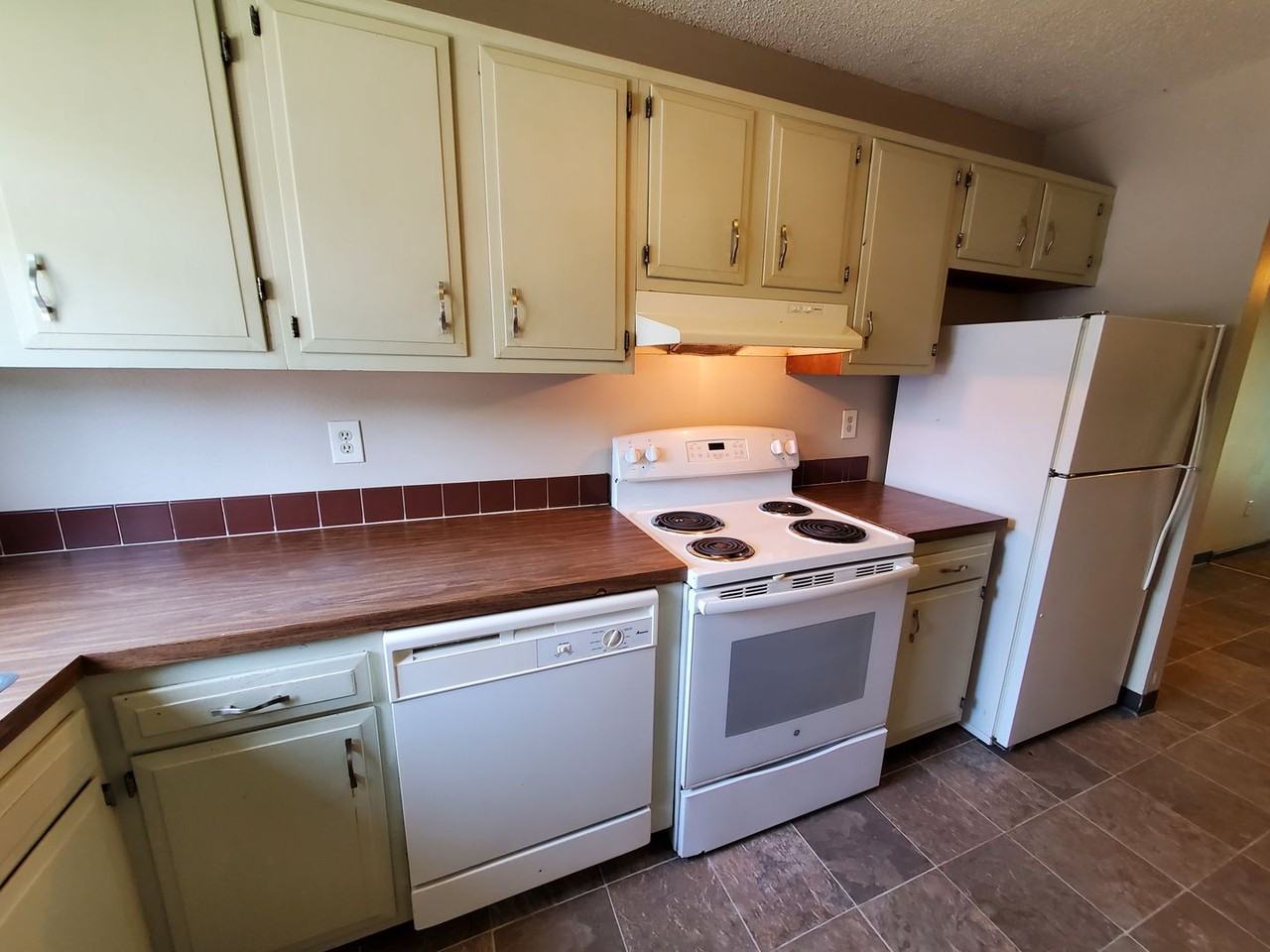 3006 Se 20th St - Photo 3 of 29