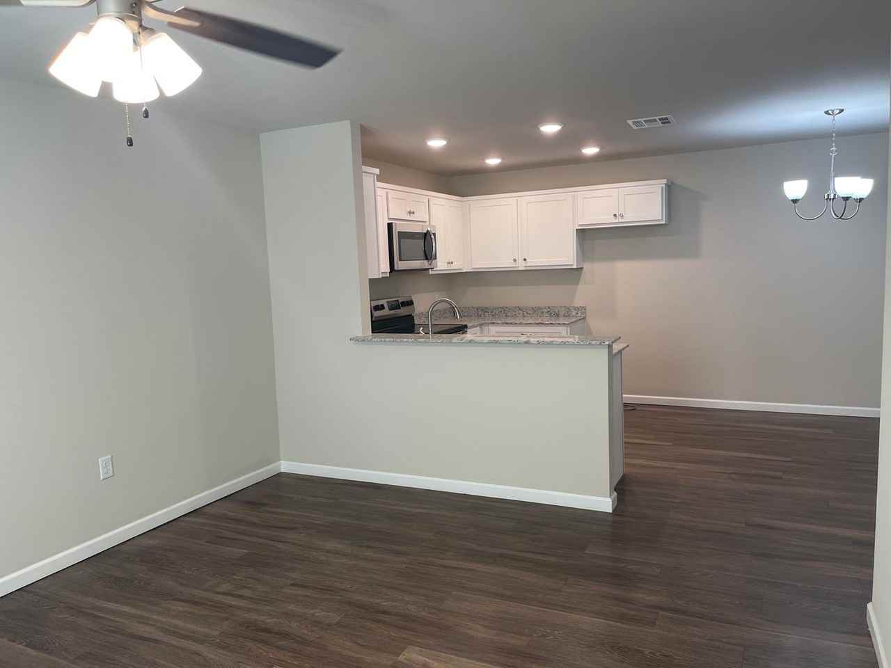 1910 Cypress St - Photo 2 of 19