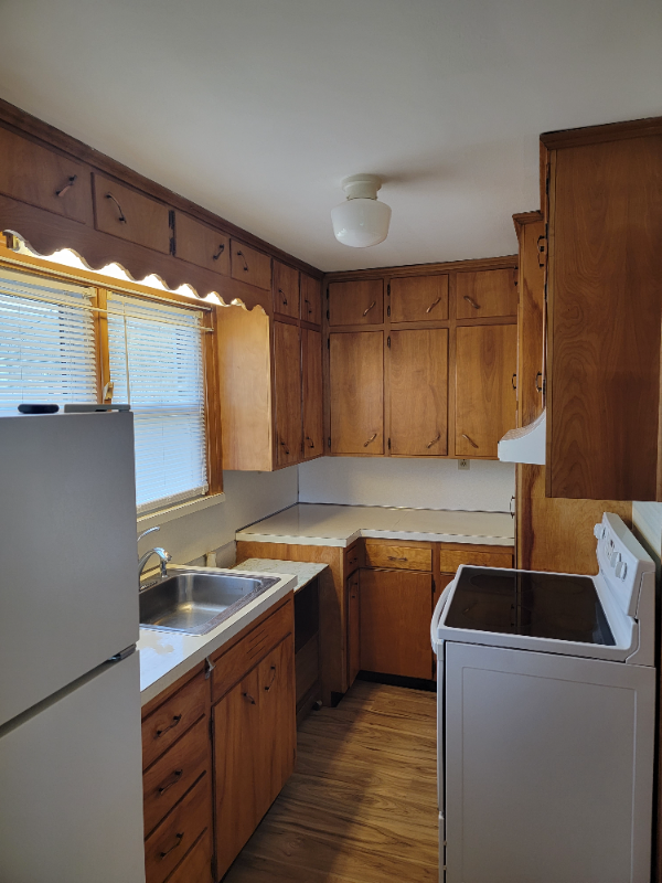 222 Fairfax Ave - Photo 2 of 7