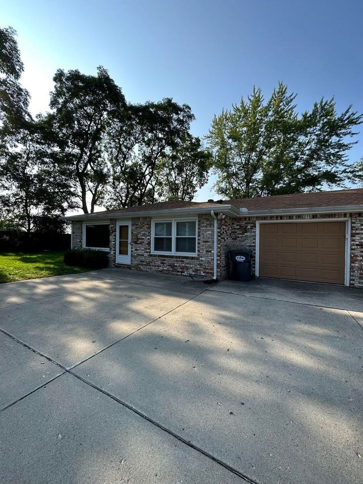 322B Millcreek Dr - Photo 2 of 12