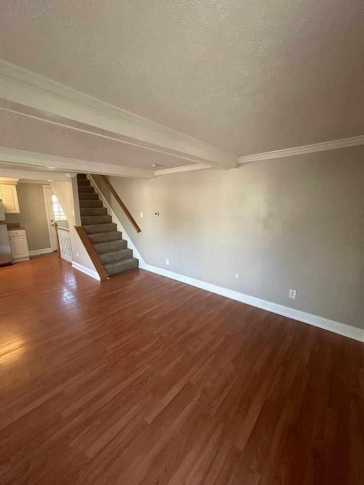 1670 Brodhead Rd - Photo 4 of 50
