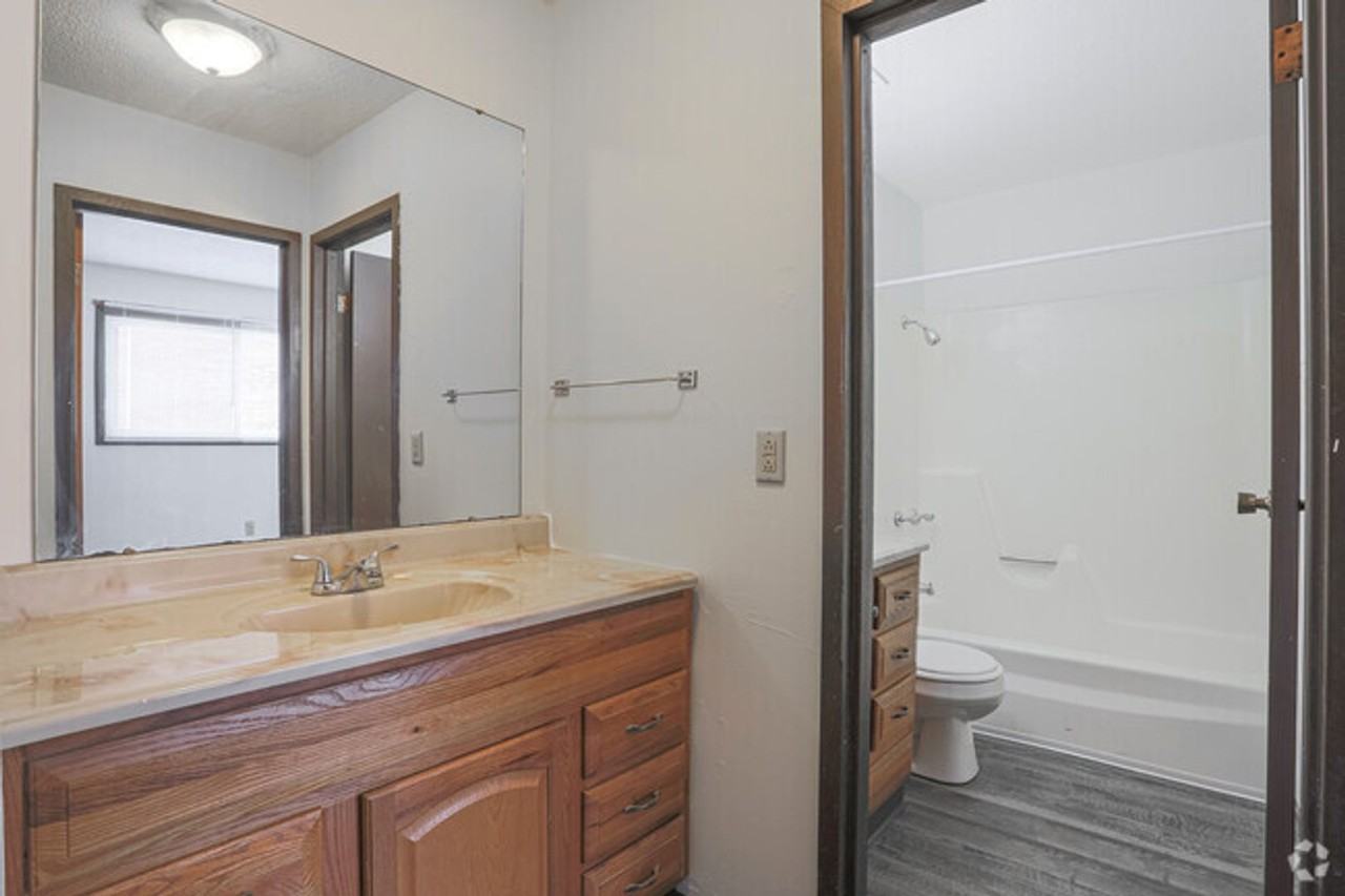 Hillview Apartments - Photo 4 of 22