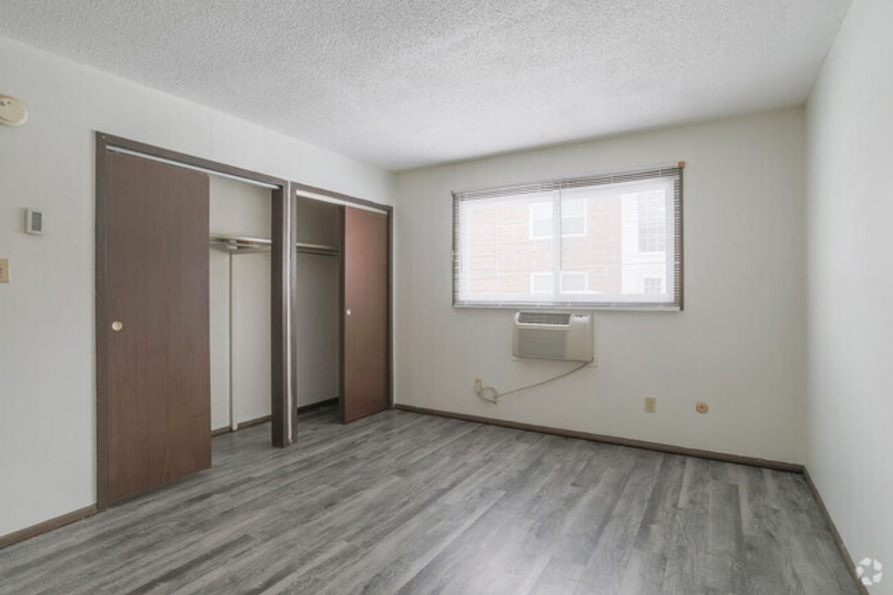Hillview Apartments - Photo 5 of 22