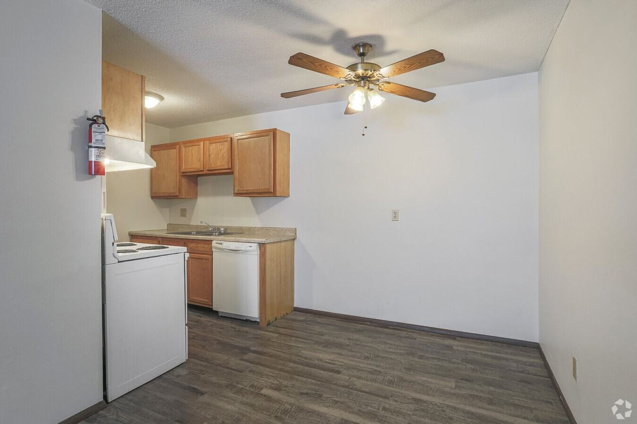 Hillview Apartments - Photo 7 of 22