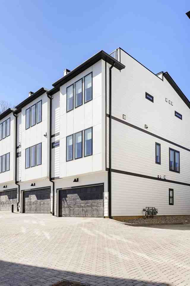 223 Oceola Ave #18 - Photo 5 of 50