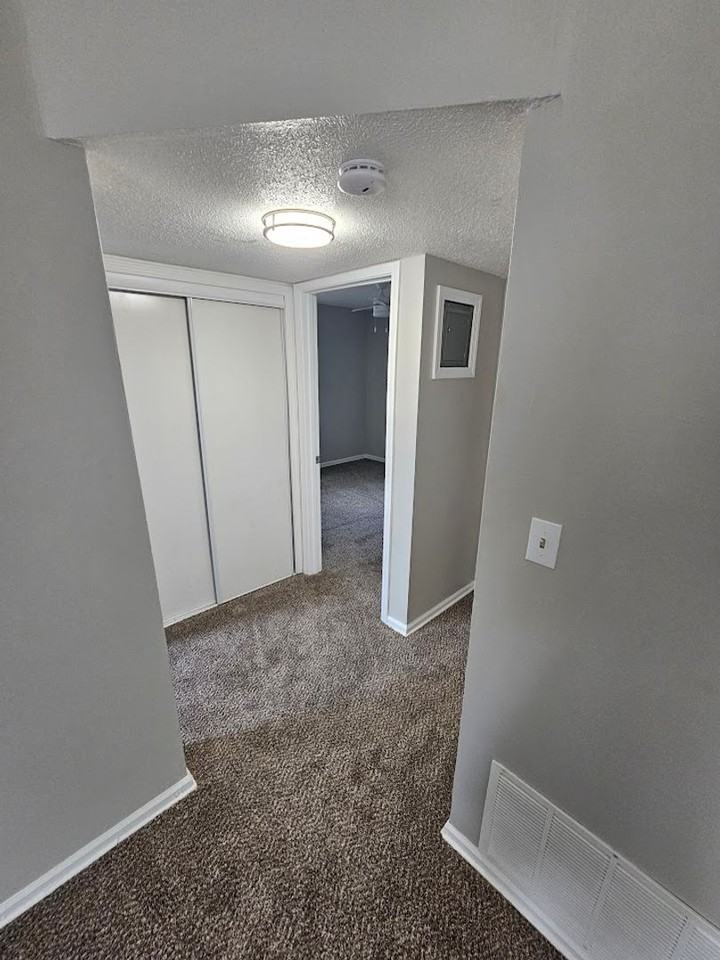 West KC 10-PLEX - Photo 3 of 9