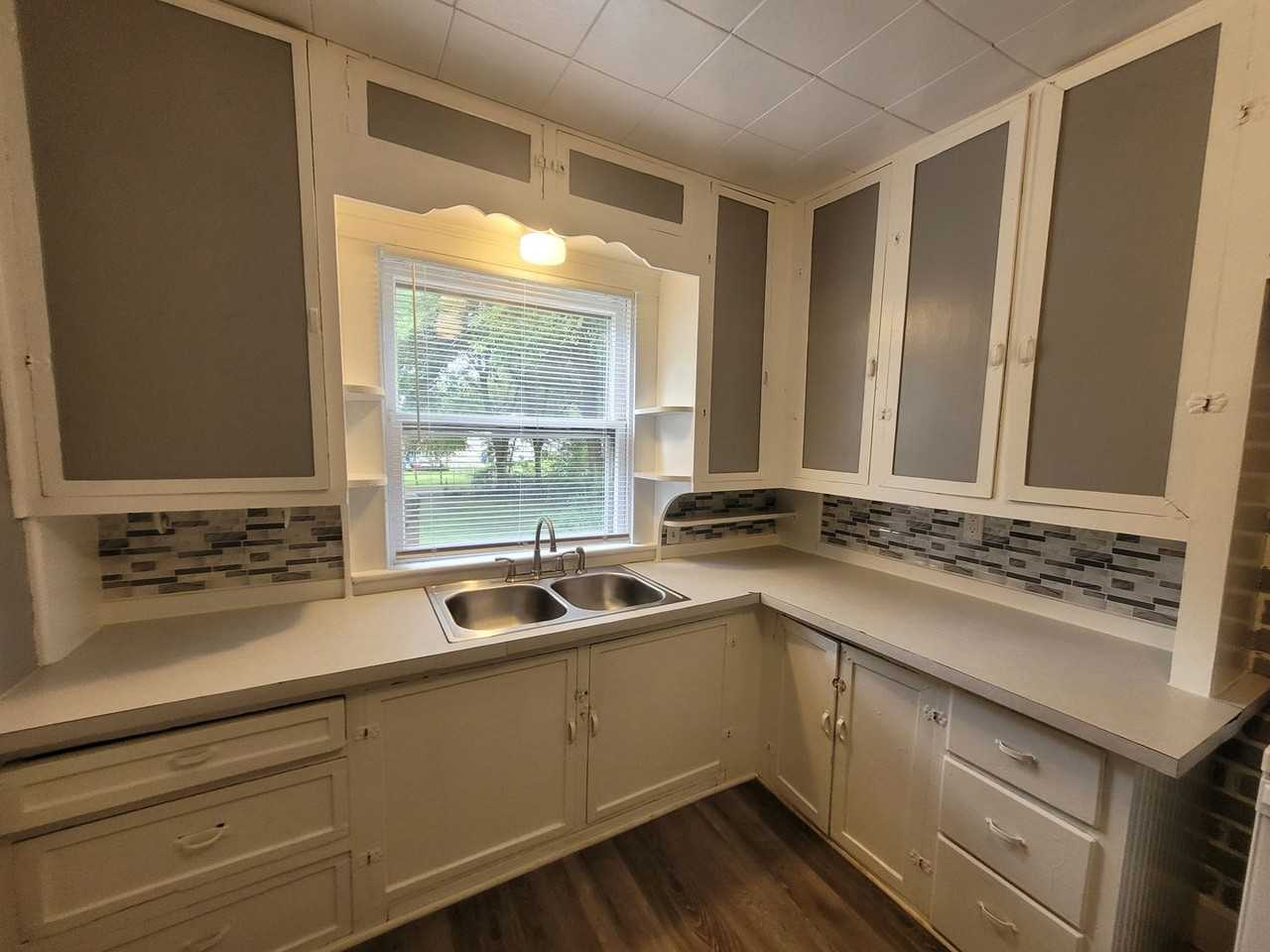 2915 Des Moines St - Photo 3 of 23