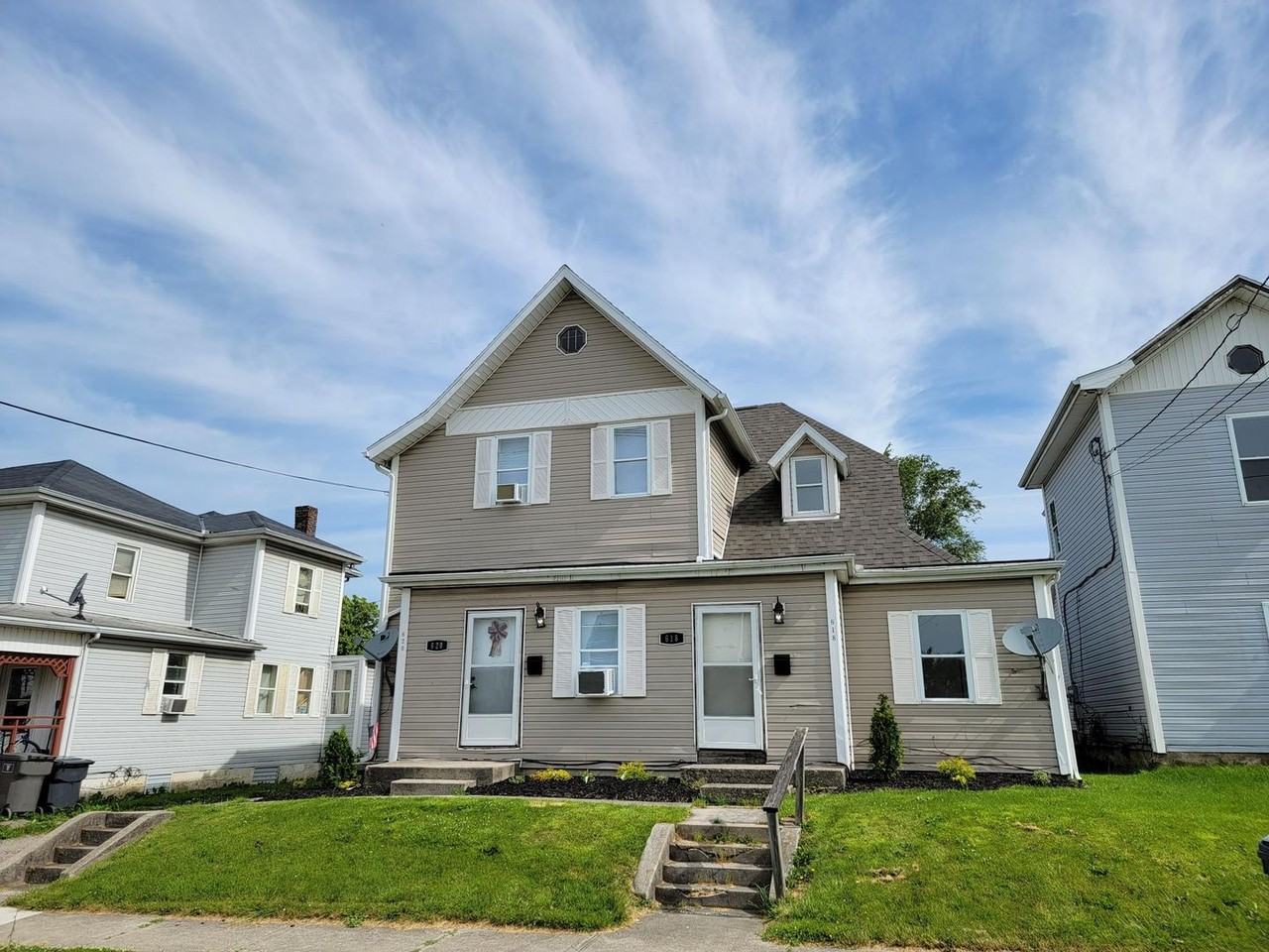 Wayne St W 618-620 - Photo 2 of 11