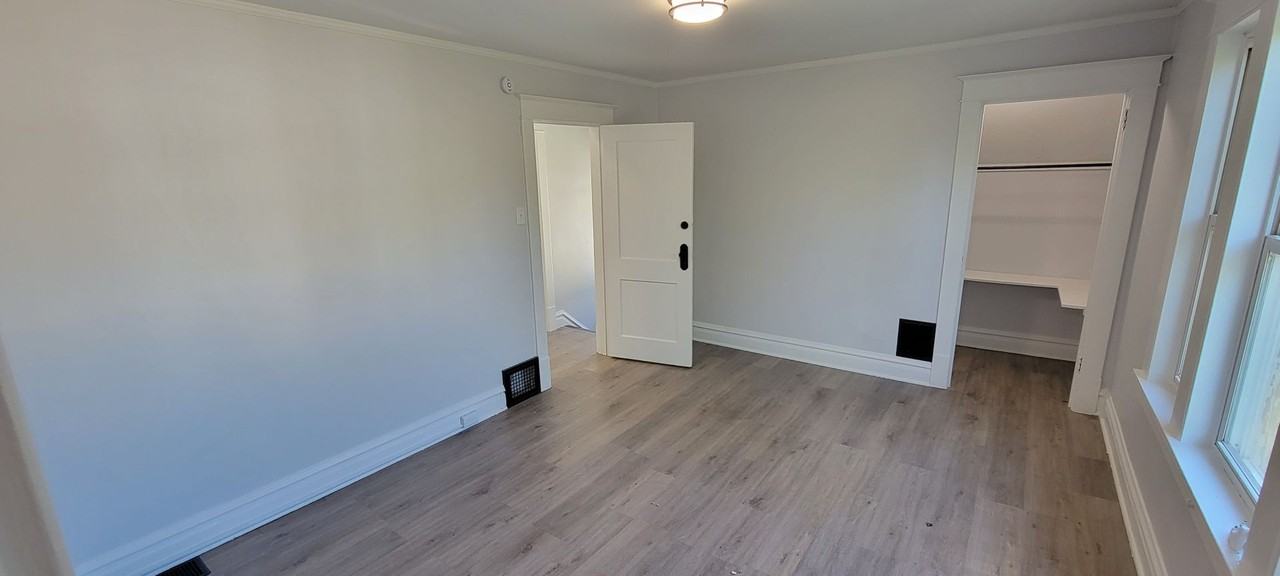 5612 Main St - Photo 5 of 28