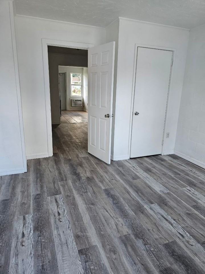 14 W Herrick Dr - Photo 3 of 7