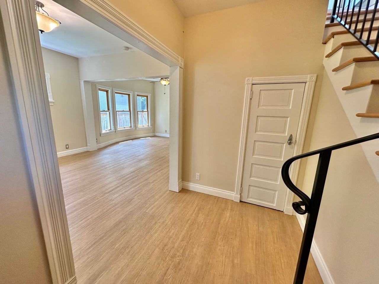 5717 Kirkwood Pl N - Photo 2 of 36