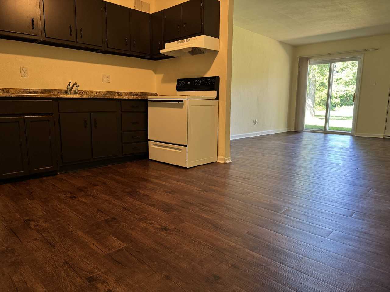 1517 W Pacific St #C - Photo 3 of 3
