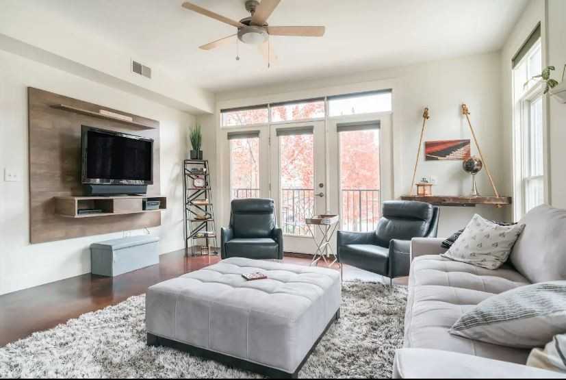 817 3rd Ave N #204 - Photo 2 of 19