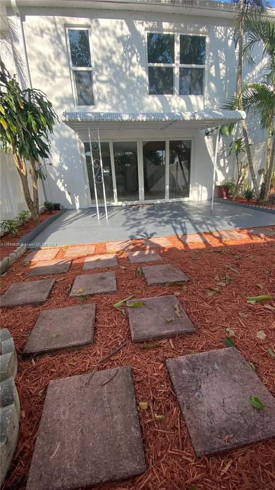 3908 Sw 67th Ter #3908 - Photo 3 of 15