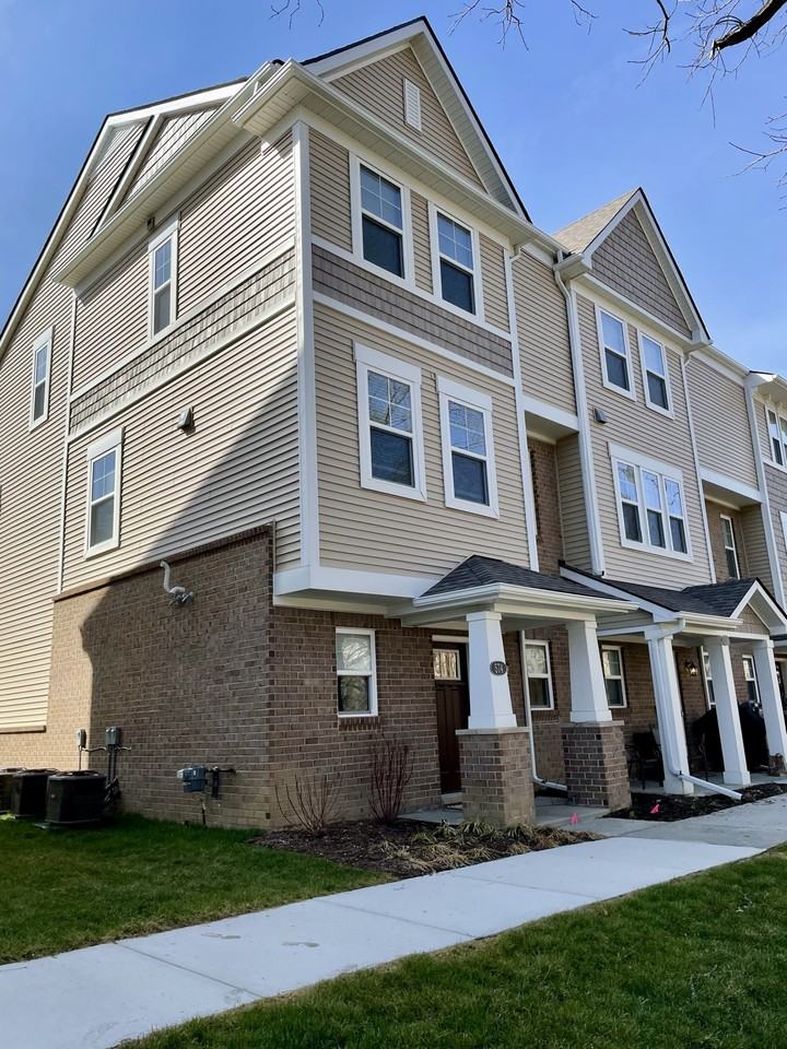 574 Anne Ave - Photo 2 of 41