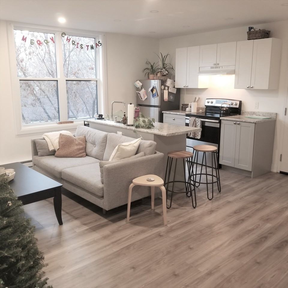 87 Stirling Ave #5 - Photo 2 of 23