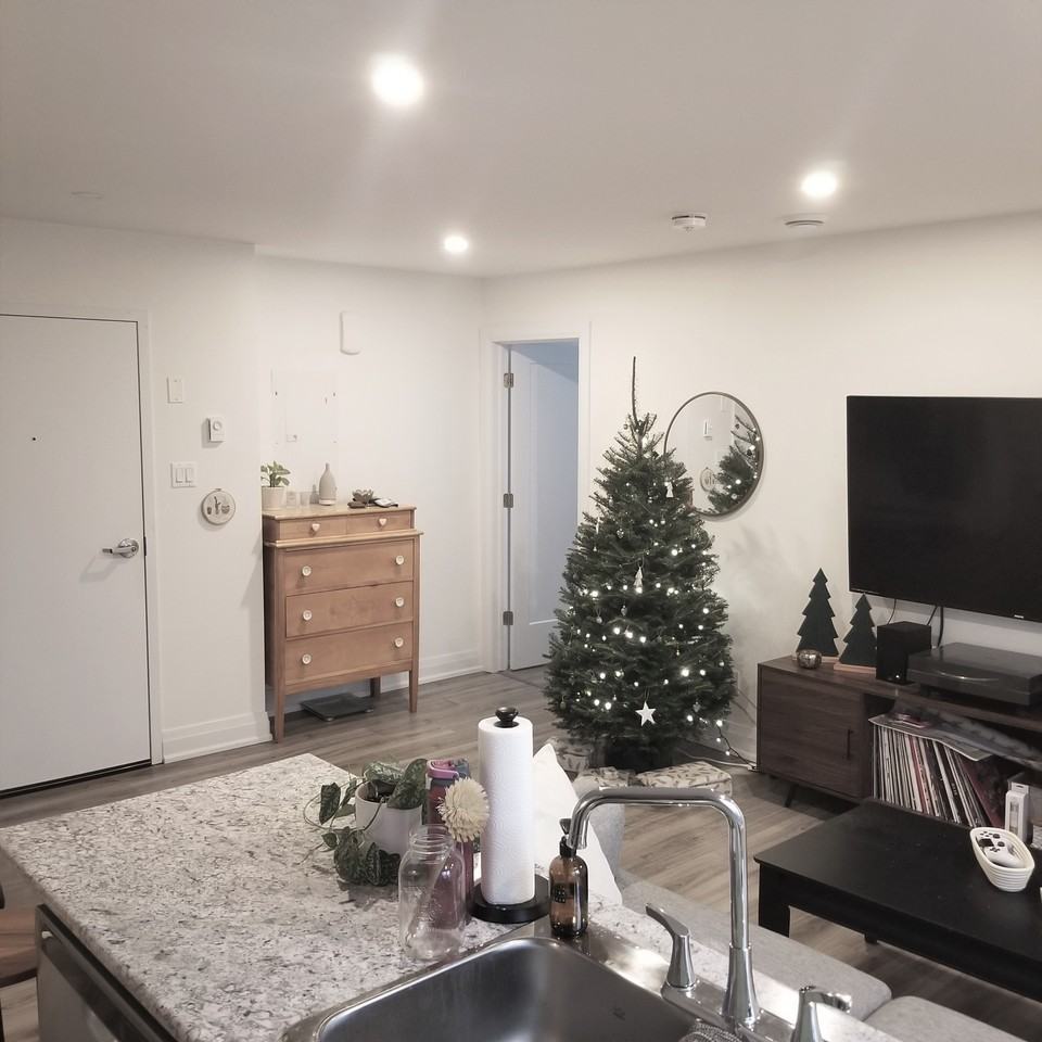 87 Stirling Ave #5 - Photo 5 of 23