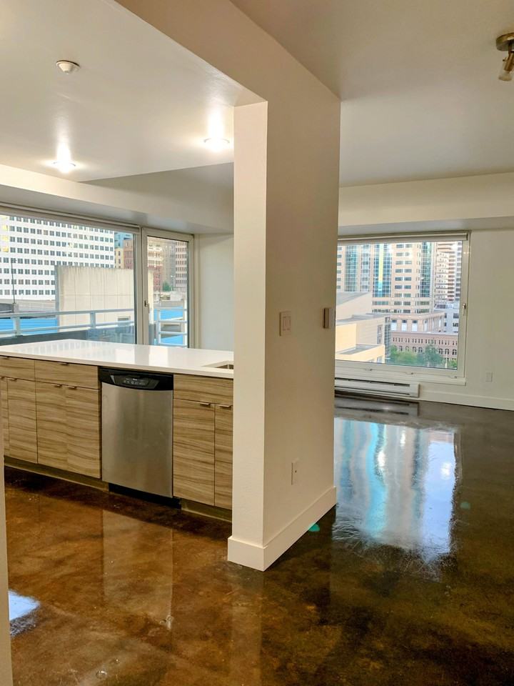 1415 2nd Avenue #907