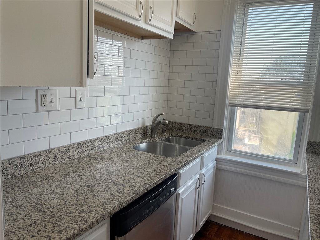 126 Wood St - Photo 2 of 11
