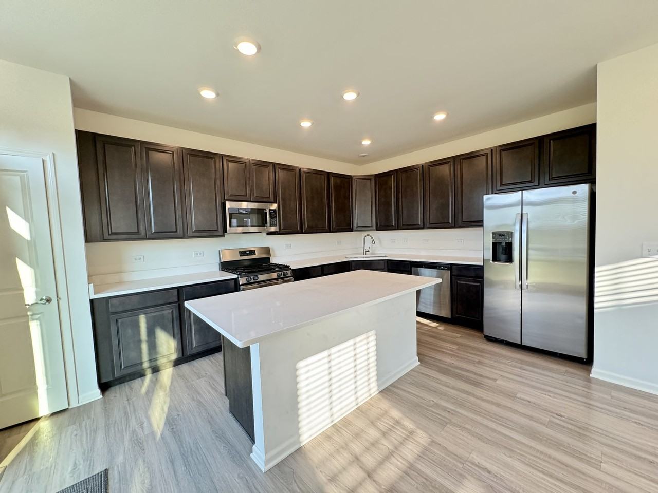 14952 W Cyrus Dr - Photo 2 of 25