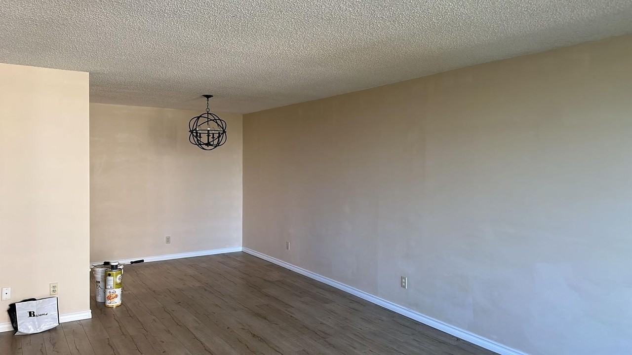 2020 Bellwood Avenue #1206 - Photo 4 of 17
