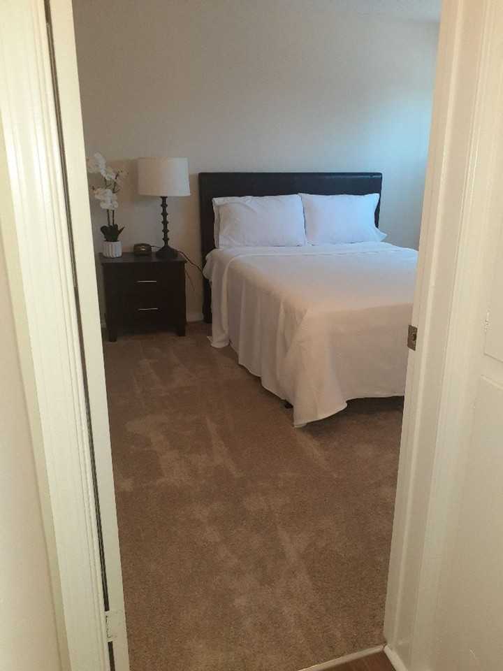 702 4th St #H - Photo 4 of 7