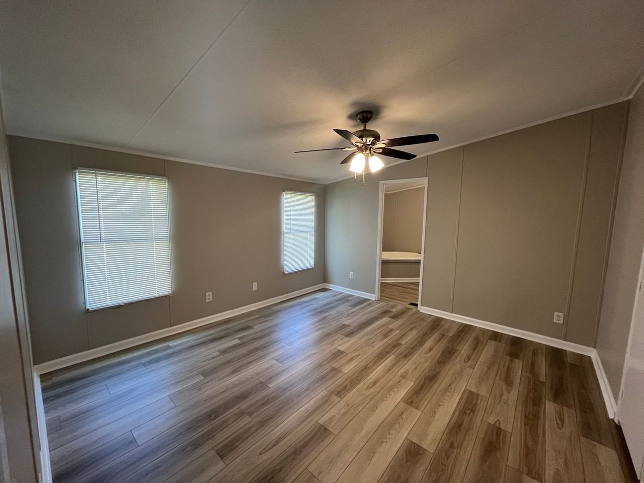 6803 Waters Ave - Photo 6 of 22