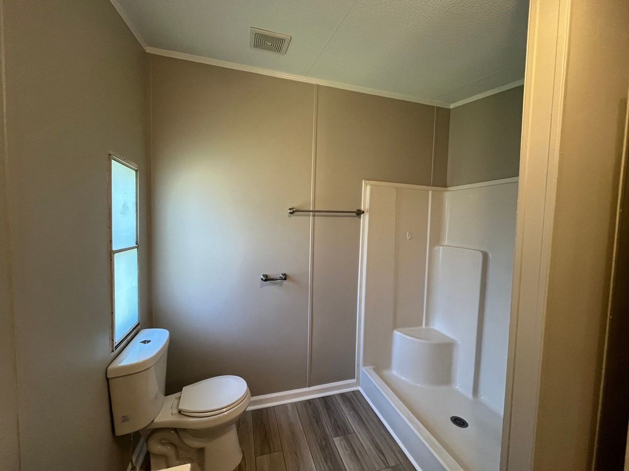 6803 Waters Ave - Photo 7 of 22