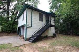 featured image of 420 1/2 E Hudson St