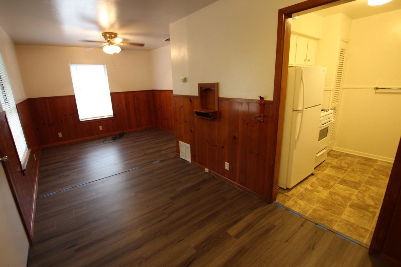 420 1/2 E Hudson St - Photo 2 of 9