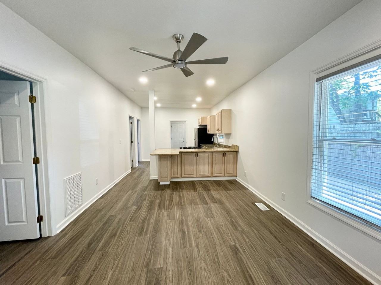 2615 Kershaw St - Photo 3 of 13