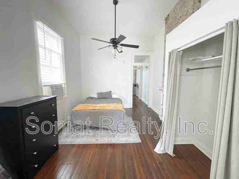 2722 Amelia St - Photo 3 of 7