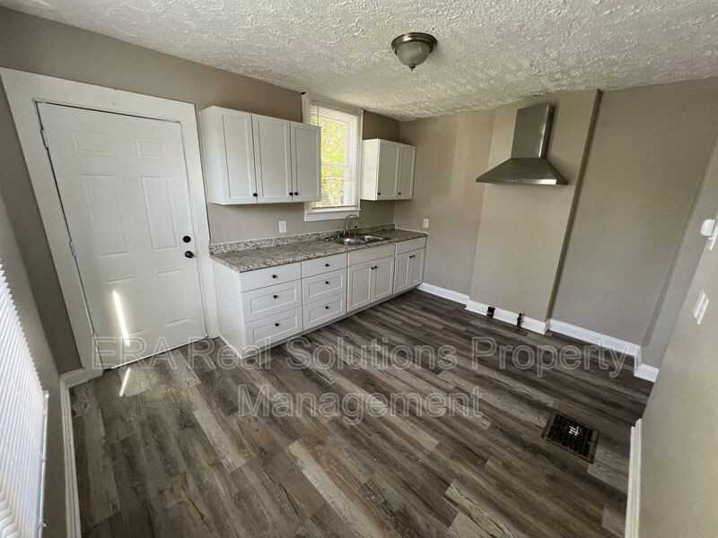 1514 E 26th Ave - Photo 4 of 11