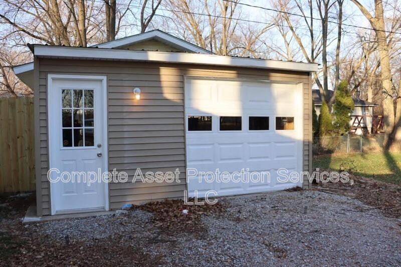 1432 Burns Dr - Photo 2 of 12