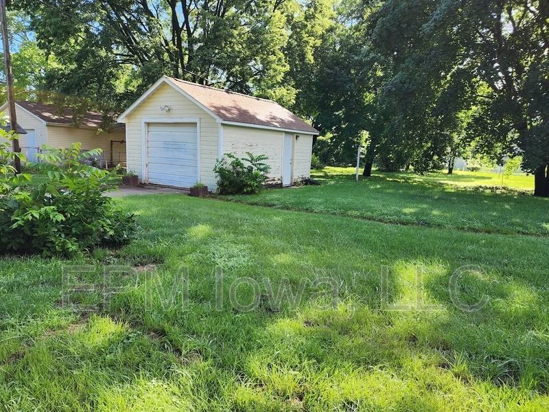 401 Oliver St - Photo 2 of 22