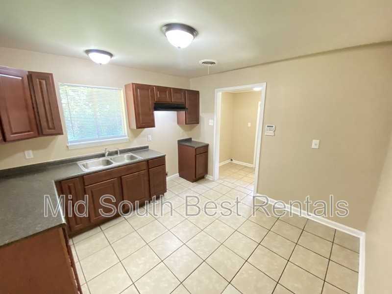 3570 England St - Photo 3 of 8