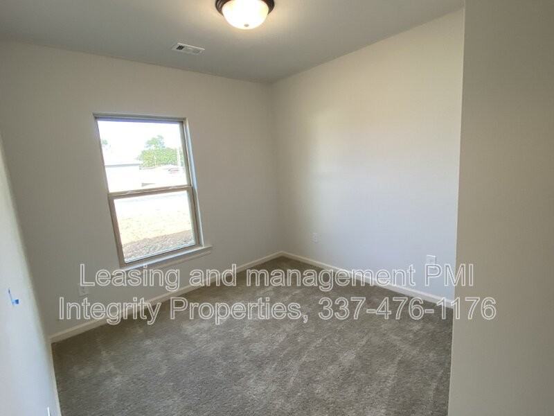 204 Armstrong Dr - Photo 6 of 19