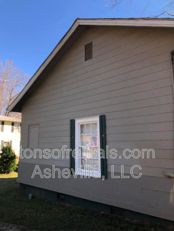 149 Wilson Dr - Photo 3 of 17